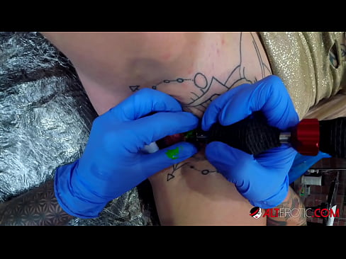 ❤️ Өте татуировкасы бар қыз Сулли Саваж клиторына татуировка жасады ❤ Қатты порно kk.higlass.ru ️❤